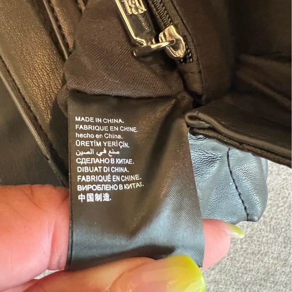 Badgley Mischka Women’s Mini Chevron Crossbody Bag‎ Black Quilted Faux Leather - Picture 16 of 16